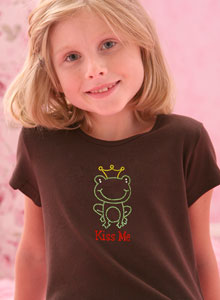 girls kiss me frog t-shirt